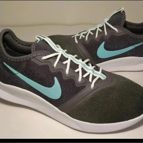 Nike size 8.5 VIALE TECH RACER VTR Grey Green Running Sneakers - Picture 5 of 6